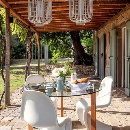 Villa Cinque Cipressi 8, Emma *