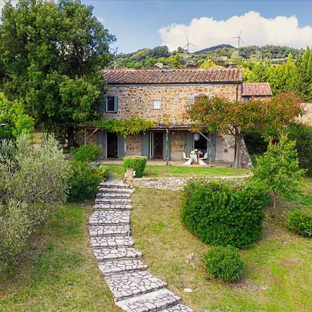 Cinque Cipressi 8, Emma *