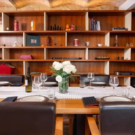 Cinque Cipressi 8, Emma