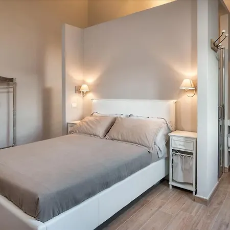 Villa Cinque Cipressi 8, Emma *