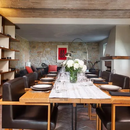 Cinque Cipressi 8, Emma Villa