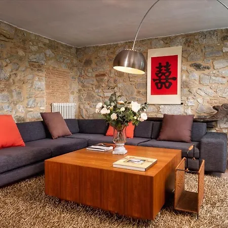 Cinque Cipressi 8, Emma Villa