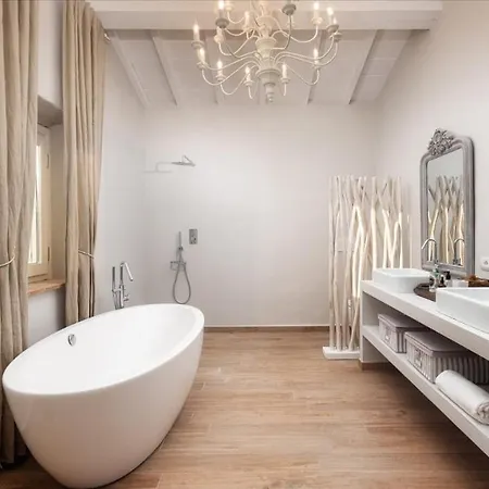 Cinque Cipressi 8, Emma *