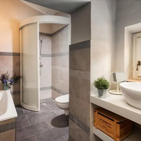 Cinque Cipressi 8, Emma * Montecatini Val di Cecina